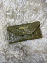 Load image into Gallery viewer, Green Trifold Wallet Genuine Alligator
