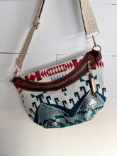 Load image into Gallery viewer, Pendleton Frannie XL Bag
