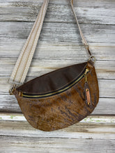 Load image into Gallery viewer, Classic Cowhide Frannie Bag
