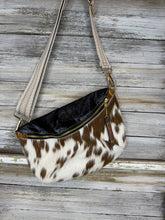 Load image into Gallery viewer, Classic Cowhide Frannie Bag
