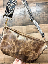 Load image into Gallery viewer, Cowhide and Leather Bumbag
