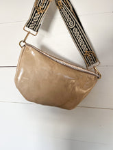 Load image into Gallery viewer, Cream and Light Pink Leather Frannie
