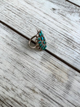 Load image into Gallery viewer, Vintage Zuni Petit Point Turquoise Ring
