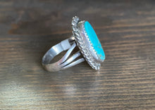 Load image into Gallery viewer, Vintage Turquoise and Sterling Silver Ring 9
